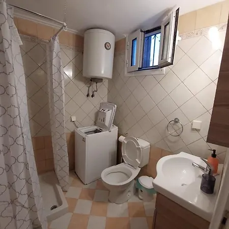 Little House Tatil Evi Kastellanoi (Parelioi, Corfu)